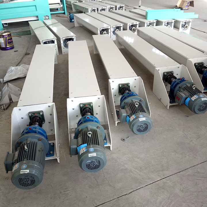 U型螺旋輸送機的輸送效率跟螺旋葉片的螺距、直徑有關